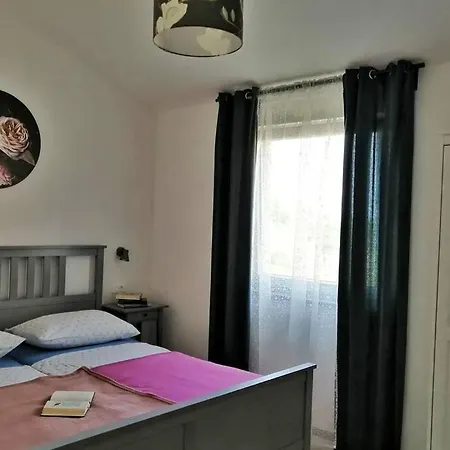 Apartment Mm *